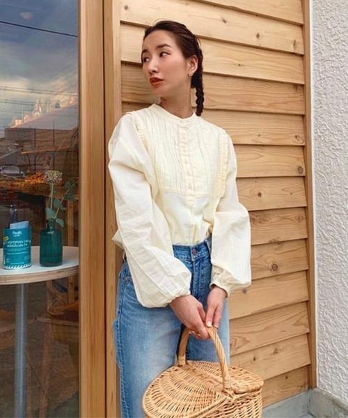 RODEO CROWNS WIDE BOWL(ロデオクラウンズワイドボウル)の「ピンタック袖ボリュームシャツ(シャツ/ブラウス・レディース・ホワイト/ブラック/イエロー・FREE)」の1枚目の写真