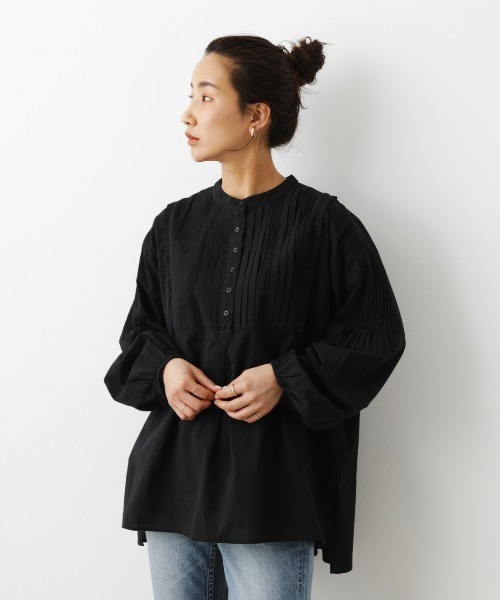 RODEO CROWNS WIDE BOWL(ロデオクラウンズワイドボウル)の「ピンタック袖ボリュームシャツ(シャツ/ブラウス・レディース・ホワイト/ブラック/イエロー・FREE)」の3枚目の写真