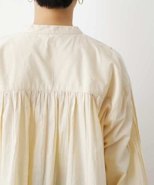 RODEO CROWNS WIDE BOWL(ロデオクラウンズワイドボウル)の「ピンタック袖ボリュームシャツ(シャツ/ブラウス・レディース・ホワイト/ブラック/イエロー・FREE)」の13枚目の写真