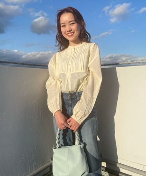 RODEO CROWNS WIDE BOWL(ロデオクラウンズワイドボウル)の「ピンタック袖ボリュームシャツ(シャツ/ブラウス・レディース・ホワイト/ブラック/イエロー・FREE)」の20枚目の写真