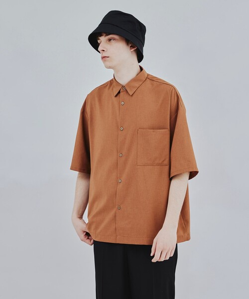 tk.TAKEO KIKUCHI(ティーケータケオキクチ)の「◆COOL MAX(R)ポリトロ抗菌BIGシャツ(シャツ/ブラウス・メンズ・ブラック/ダークブラウン/ベージュ/グレー系4・01/02/03/04)」の1枚目の写真