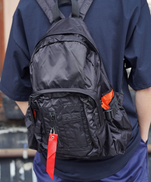 ROTHCO(ロスコ)の「Rothco / ロスコ MA-1 Bomber Backpack ボンバー バックパック(バックパック/リュック・メンズ・ブラック/オリーブ・FREE)」の3枚目の写真