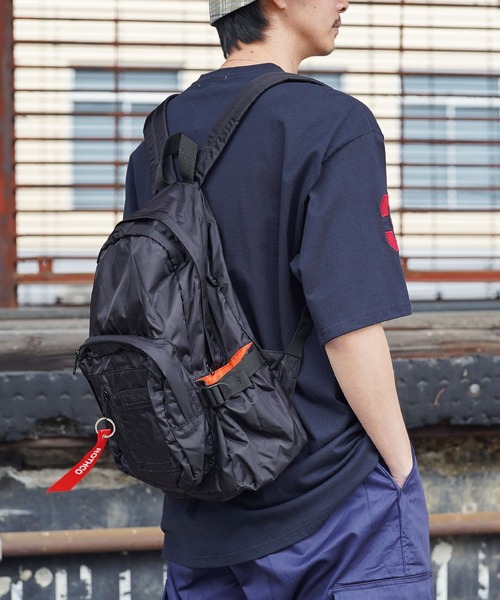 ROTHCO(ロスコ)の「Rothco / ロスコ MA-1 Bomber Backpack ボンバー バックパック(バックパック/リュック・メンズ・ブラック/オリーブ・FREE)」の7枚目の写真