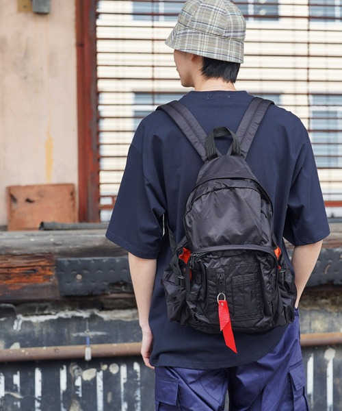 ROTHCO(ロスコ)の「Rothco / ロスコ MA-1 Bomber Backpack ボンバー バックパック(バックパック/リュック・メンズ・ブラック/オリーブ・FREE)」の6枚目の写真