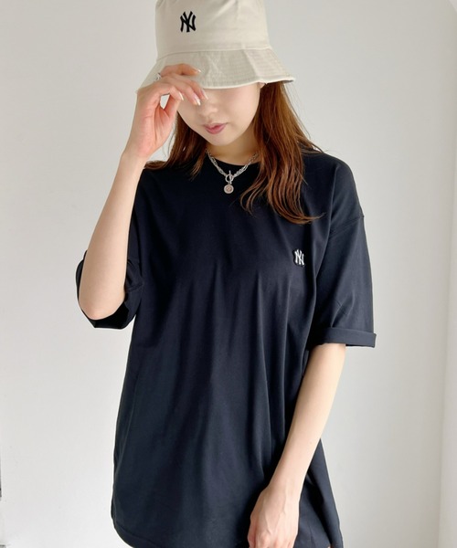 MLB Korea（エムエルビーコリア）の「MLB Korea(エムエルビーコリア)/オーバーサイズ ベーシック スモール ロゴ Tシャツ（Tシャツ/カットソー・レディース・ホワイト/ブラック/パープル/ピンク・M/L/XL）」の3枚目の写真