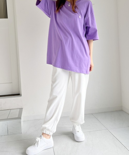 MLB Korea（エムエルビーコリア）の「MLB Korea(エムエルビーコリア)/オーバーサイズ ベーシック スモール ロゴ Tシャツ（Tシャツ/カットソー・レディース・ホワイト/ブラック/パープル/ピンク・M/L/XL）」の11枚目の写真