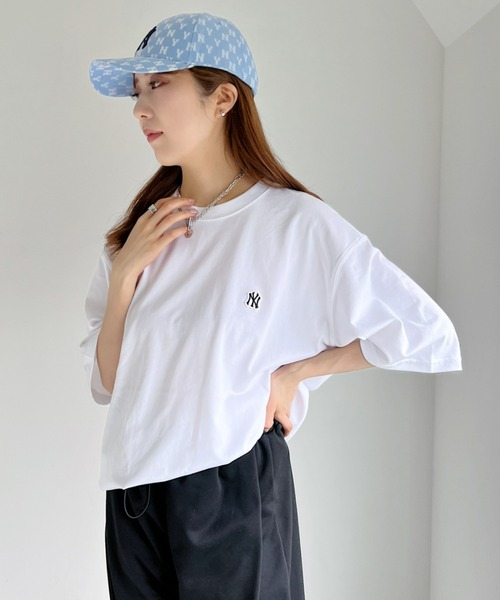 MLB Korea（エムエルビーコリア）の「MLB Korea(エムエルビーコリア)/オーバーサイズ ベーシック スモール ロゴ Tシャツ（Tシャツ/カットソー・レディース・ホワイト/ブラック/パープル/ピンク・M/L/XL）」の5枚目の写真