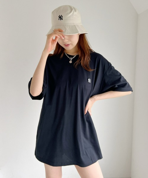 MLB Korea（エムエルビーコリア）の「MLB Korea(エムエルビーコリア)/オーバーサイズ ベーシック スモール ロゴ Tシャツ（Tシャツ/カットソー・レディース・ホワイト/ブラック/パープル/ピンク・M/L/XL）」の8枚目の写真