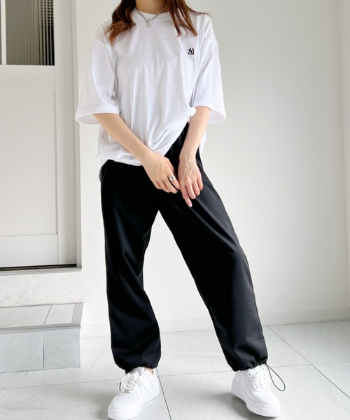 MLB Korea（エムエルビーコリア）の「MLB Korea(エムエルビーコリア)/オーバーサイズ ベーシック スモール ロゴ Tシャツ（Tシャツ/カットソー・レディース・ホワイト/ブラック/パープル/ピンク・M/L/XL）」の18枚目の写真