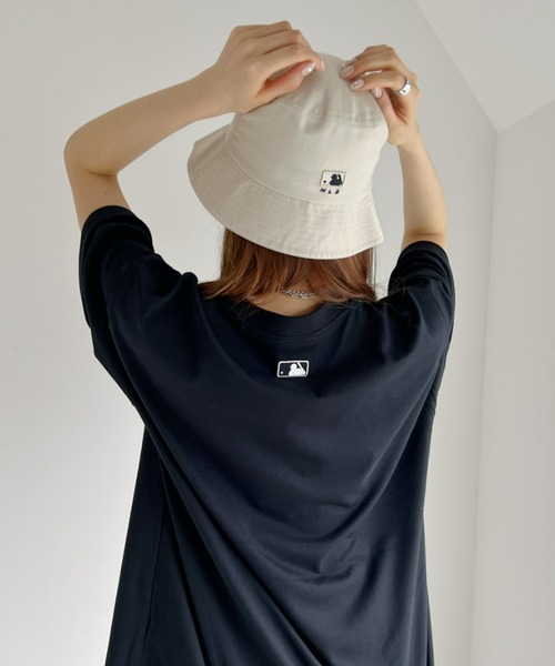 MLB Korea（エムエルビーコリア）の「MLB Korea(エムエルビーコリア)/オーバーサイズ ベーシック スモール ロゴ Tシャツ（Tシャツ/カットソー・レディース・ホワイト/ブラック/パープル/ピンク・M/L/XL）」の17枚目の写真