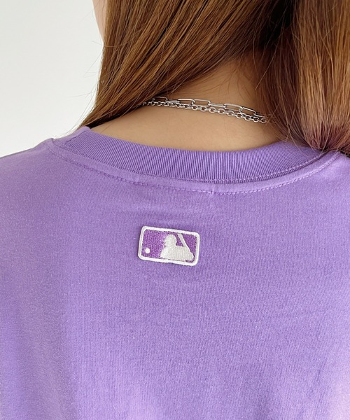 MLB Korea（エムエルビーコリア）の「MLB Korea(エムエルビーコリア)/オーバーサイズ ベーシック スモール ロゴ Tシャツ（Tシャツ/カットソー・レディース・ホワイト/ブラック/パープル/ピンク・M/L/XL）」の15枚目の写真