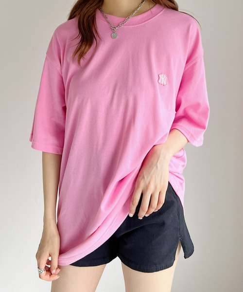 MLB Korea（エムエルビーコリア）の「MLB Korea(エムエルビーコリア)/オーバーサイズ ベーシック スモール ロゴ Tシャツ（Tシャツ/カットソー・レディース・ホワイト/ブラック/パープル/ピンク・M/L/XL）」の20枚目の写真