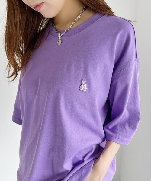 MLB Korea（エムエルビーコリア）の「MLB Korea(エムエルビーコリア)/オーバーサイズ ベーシック スモール ロゴ Tシャツ（Tシャツ/カットソー・レディース・ホワイト/ブラック/パープル/ピンク・M/L/XL）」の21枚目の写真