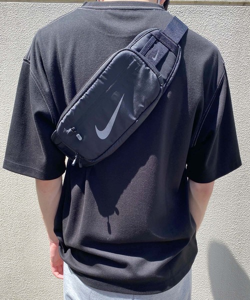 NIKE（ナイキ）の「【NIKE/ナイキ】ナイキ ランヒップパックランニングウエストポーチ（ボディバッグ/ウエストポーチ・メンズ・ブラック・FREE）」の3枚目の写真
