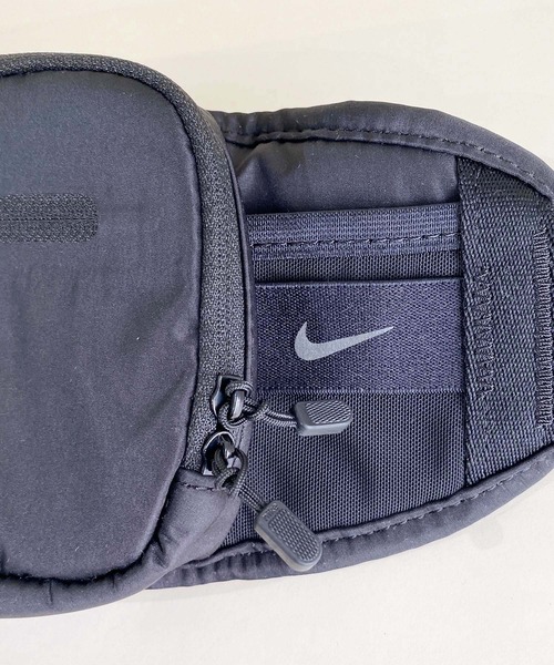 NIKE（ナイキ）の「【NIKE/ナイキ】ナイキ ランヒップパックランニングウエストポーチ（ボディバッグ/ウエストポーチ・メンズ・ブラック・FREE）」の9枚目の写真