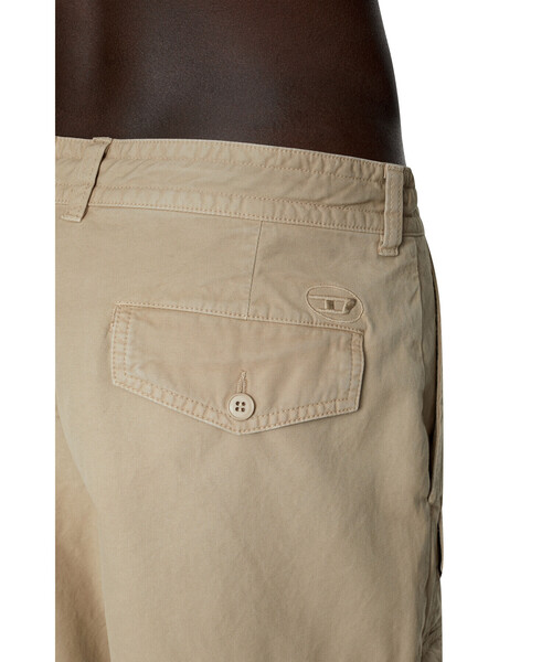 DIESEL(ディーゼル)の「メンズ ショートパンツ カーゴ(カーゴパンツ・メンズ・アイボリー/ブラック・28inch/30inch/32inch/34inch/36inch)」の6枚目の写真