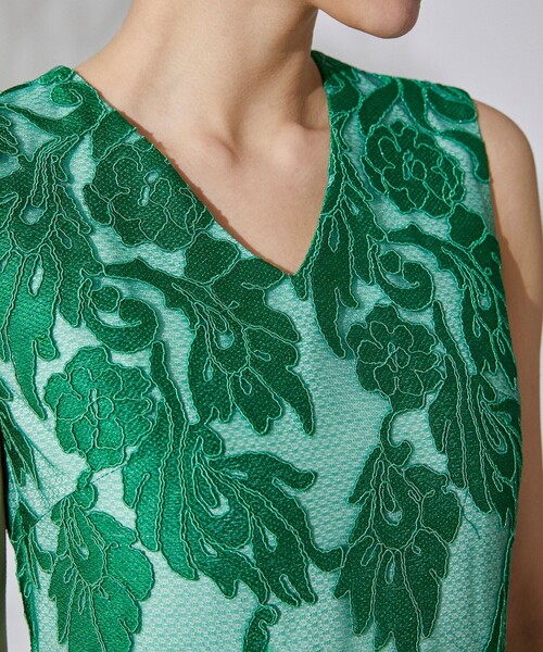 GRACE CONTINENTAL（グレースコンチネンタル）の「コード刺繍フレ