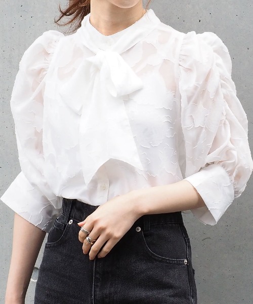 tiptop（ティップトップ）の「前後2wayボウタイ付きブラウス（シャツ/ブラウス・レディース・アイボリー/オフホワイト/ブラック・FREE）」の2枚目の写真