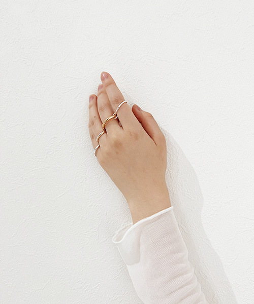 VENCEEXCHANGE（ヴァンスエクスチェンジ）の「4連重ねリング（リング・レディース・Silver/GOLD・FREE）」の5枚目の写真