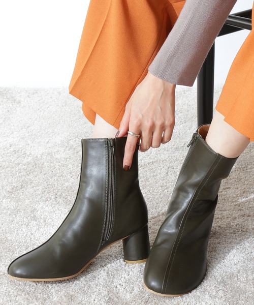 N.(N. Natural Beauty Basic)(エヌエヌナチュラルビューティーベーシック)の「◆オブリークトゥショートブーツ(ブーツ・レディース・ブラック/ベージュ/カーキ・MEDIUM/LARGE)」の3枚目の写真