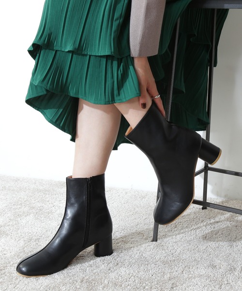 N.(N. Natural Beauty Basic)(エヌエヌナチュラルビューティーベーシック)の「◆オブリークトゥショートブーツ(ブーツ・レディース・ブラック/ベージュ/カーキ・MEDIUM/LARGE)」の5枚目の写真