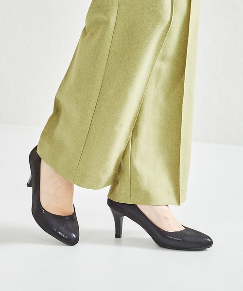 ORiental TRaffic(オリエンタルトラフィック)の「跳べるパンプス ラウンドトゥヒール R-3209(パンプス・レディース・ネイビー/ゴールド/ブラック・41/35/39/37/38/42/36/34/40/43/33)」の2枚目の写真