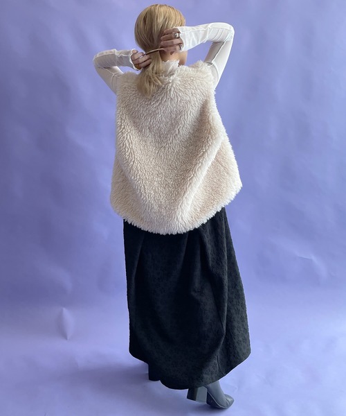 w closet(ダブルクローゼット)の「【限定展開 / 2WAY】Vカットノースリーブワンピース(ワンピース・レディース・ブラック/オフホワイト/ブラック系その他/ベージュ/カーキ・FREE)」の14枚目の写真