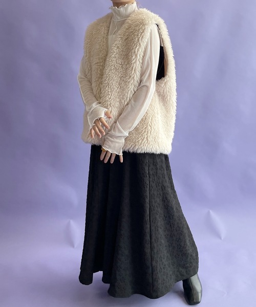 w closet(ダブルクローゼット)の「【限定展開 / 2WAY】Vカットノースリーブワンピース(ワンピース・レディース・ブラック/オフホワイト/ブラック系その他/ベージュ/カーキ・FREE)」の11枚目の写真