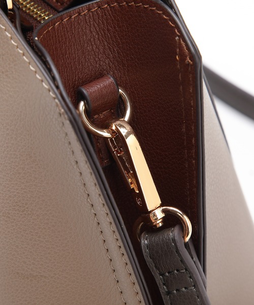 MERCURYDUO（マーキュリーデュオ）の「【MERCURYDUO/マーキュリーデュオ】軽量　両アオリポケット付き　ハンドバッグ（ハンドバッグ・レディース・ブラック/アイボリー/ベージュ系その他・FREE）」の15枚目の写真