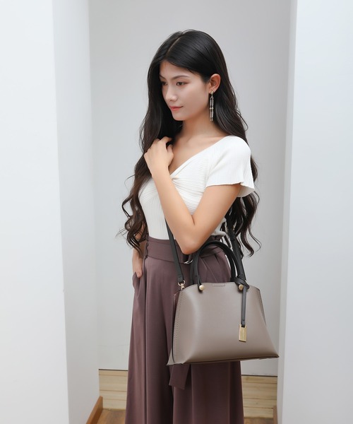 MERCURYDUO（マーキュリーデュオ）の「【MERCURYDUO/マーキュリーデュオ】軽量　両アオリポケット付き　ハンドバッグ（ハンドバッグ・レディース・ブラック/アイボリー/ベージュ系その他・FREE）」の21枚目の写真