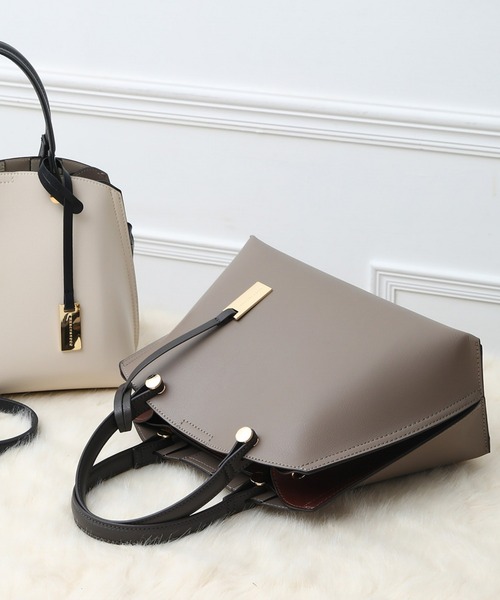 MERCURYDUO（マーキュリーデュオ）の「【MERCURYDUO/マーキュリーデュオ】軽量　両アオリポケット付き　ハンドバッグ（ハンドバッグ・レディース・ブラック/アイボリー/ベージュ系その他・FREE）」の17枚目の写真