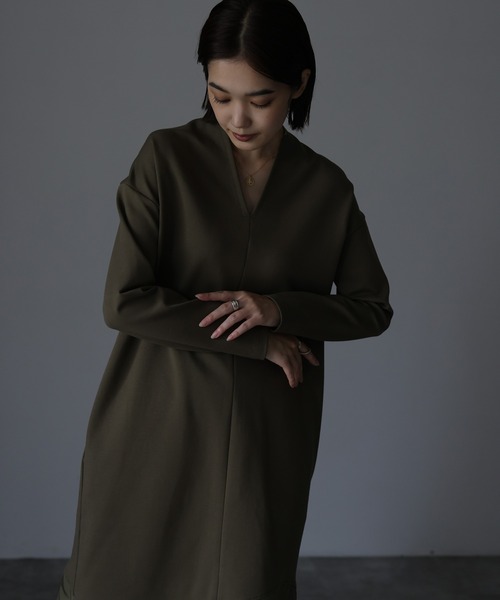 HERENCIA（ヘレンチア）の「Vネック 異素材イレヘムマーメイド 