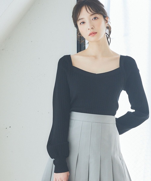 Andemiu（アンデミュウ）の「デコルテデザインニット162151（ニット/セーター・レディース・ブラック/ベージュ/グリーン/パープル・FREE）」の2枚目の写真