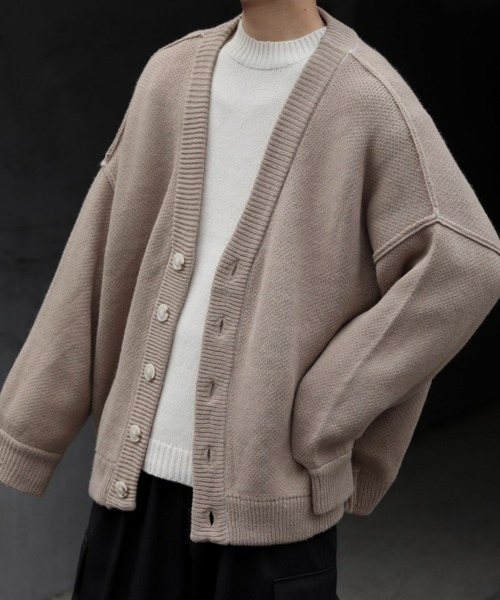 INTER FACTORY(インターファクトリー)の「ファッションインフルエンサー DAISUKE - バルーンスリーブステッチニットカーディガン(カーディガン/ボレロ・メンズ・ブラック/モカ/ベージュ・MEDIUM/LARGE)」の9枚目の写真