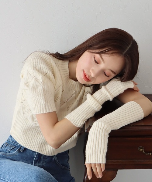 BLUEEAST（ブルーイースト）の「※入荷しない※アームウォーマー付きショートケーブルニット（ニット/セーター・レディース・アイボリー/ブラック/グレー/ピンク・MEDIUM）」の11枚目の写真