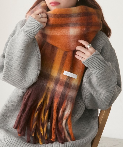 BONLECILL（ボンルシール）の「マルチチェック柄 ボリュームフリンジマフラー（マフラー・レディース・イエロー/ピンク/チャコールグレー/ブルー/レッド/グリーン/カーキ/ワイン/ライトブルー/ブラック/ピンク系/オレンジ/ブルー系1/ネイビー/ピンク系1/ブルー系・FREE）」の16枚目の写真