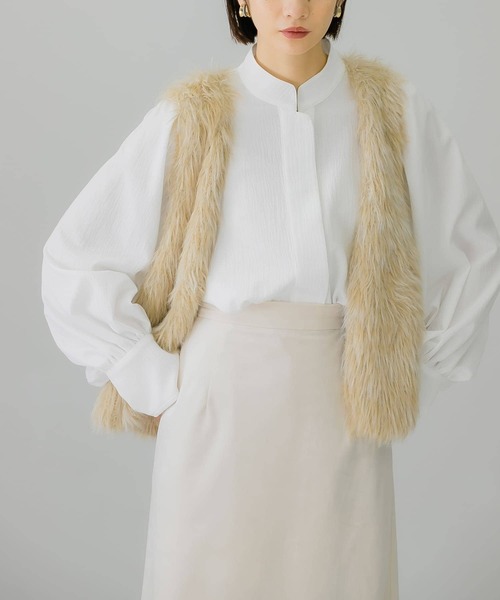 KBF(ケイビーエフ)の「ハイネックボリュームスリーブチュニック(シャツ/ブラウス・レディース・ライトグレー/オフホワイト/チャコールグレー・ONE)」の9枚目の写真