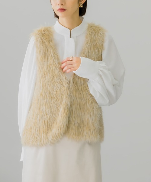 KBF(ケイビーエフ)の「ハイネックボリュームスリーブチュニック(シャツ/ブラウス・レディース・ライトグレー/オフホワイト/チャコールグレー・ONE)」の10枚目の写真