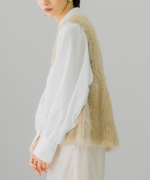 KBF(ケイビーエフ)の「ハイネックボリュームスリーブチュニック(シャツ/ブラウス・レディース・ライトグレー/オフホワイト/チャコールグレー・ONE)」の12枚目の写真