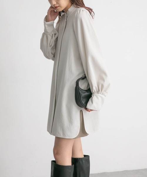 KBF(ケイビーエフ)の「ハイネックボリュームスリーブチュニック(シャツ/ブラウス・レディース・ライトグレー/オフホワイト/チャコールグレー・ONE)」の17枚目の写真