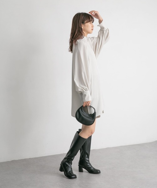 KBF(ケイビーエフ)の「ハイネックボリュームスリーブチュニック(シャツ/ブラウス・レディース・ライトグレー/オフホワイト/チャコールグレー・ONE)」の20枚目の写真