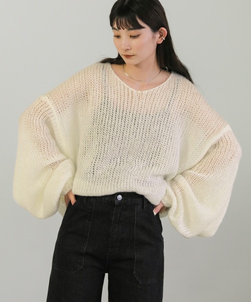 select MOCA(セレクトモカ)の「Vネック透かし編みオーバーニット(ニット/セーター・レディース・オレンジ/ミント/アイボリー/ブラック/ブラウン/ブルー・FREE)」の22枚目の写真