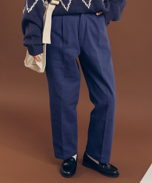 MUHET(ミュエータ)の「テーパードチノパンツ(チノパンツ・レディース・ベージュ/ネイビー/モカ・X-LARGE/SMALL/MEDIUM)」の1枚目の写真