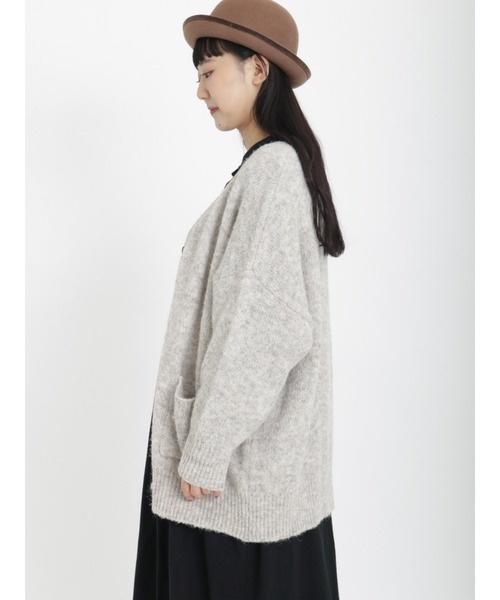 Samansa Mos2(サマンサ モスモス)の「Vネックロングカーディガン(カーディガン/ボレロ・レディース・グリーン/ベージュ/チャコール/キナリ・フリ-)」の11枚目の写真