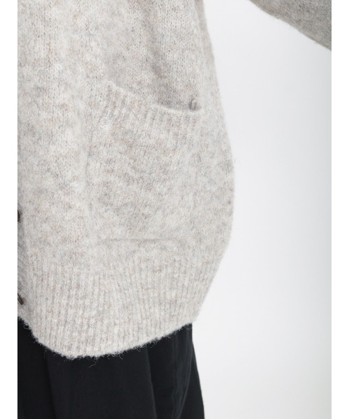 Samansa Mos2(サマンサ モスモス)の「Vネックロングカーディガン(カーディガン/ボレロ・レディース・グリーン/ベージュ/チャコール/キナリ・フリ-)」の17枚目の写真