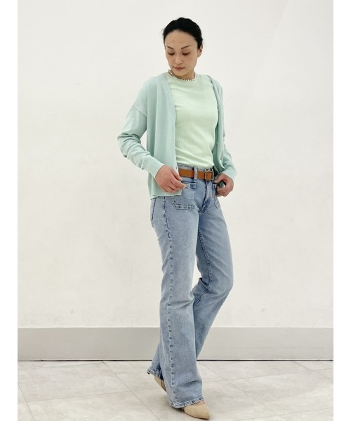 GAP（ギャップ）の「ウォッシュウェル ハイライズ '70Sルーズフレアデニム（デニムパンツ・レディース・ライトインディゴブルー・26/25/24/23/29/28/27/30）」の19枚目の写真