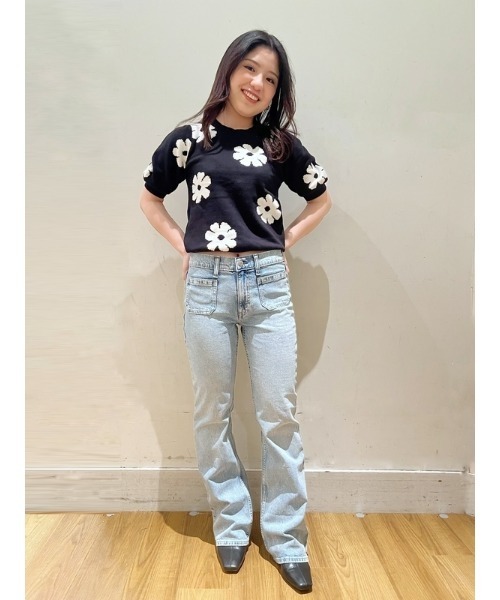 GAP（ギャップ）の「ウォッシュウェル ハイライズ '70Sルーズフレアデニム（デニムパンツ・レディース・ライトインディゴブルー・26/25/24/23/29/28/27/30）」の12枚目の写真