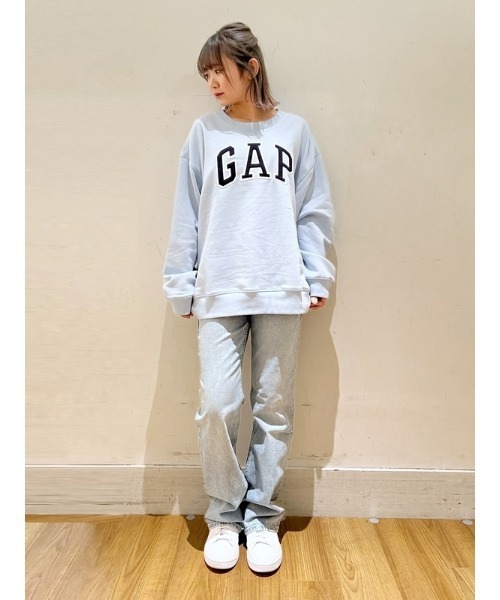 GAP（ギャップ）の「ウォッシュウェル ハイライズ '70Sルーズフレアデニム（デニムパンツ・レディース・ライトインディゴブルー・26/25/24/23/29/28/27/30）」の6枚目の写真