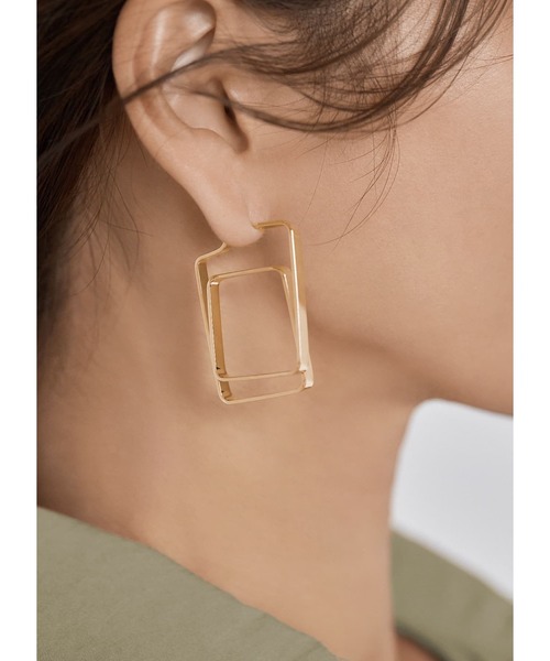 STYLE DELI（スタイルデリ）の「ダブルスクエア平打ちピアス（ピアス（両耳用）・レディース・シルバー/ゴールド・FREE）」の3枚目の写真