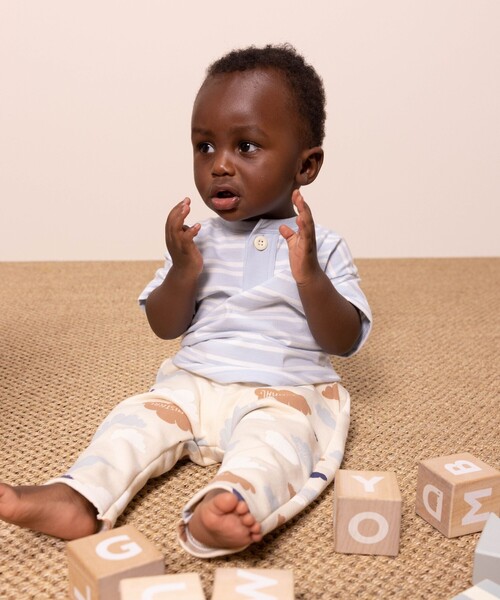 PETIT BATEAU(プチバトー)の「ボーダー半袖Tシャツ(Tシャツ/カットソー・キッズ・ホワイト×ブルー・24MONTH/12MONTH/18MONTH/36MONTH)」の6枚目の写真